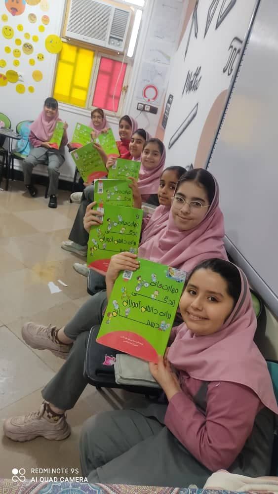 دبستان دخترانه غیردولتی پردیس فرشته